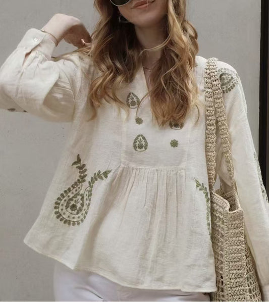 Vintage Embroidered Small Hem Shirt